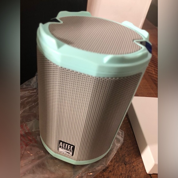 Altec Lansing HydraMotion Everything Proof Wireless Speaker in Mint Green - Picture 2 of 9
